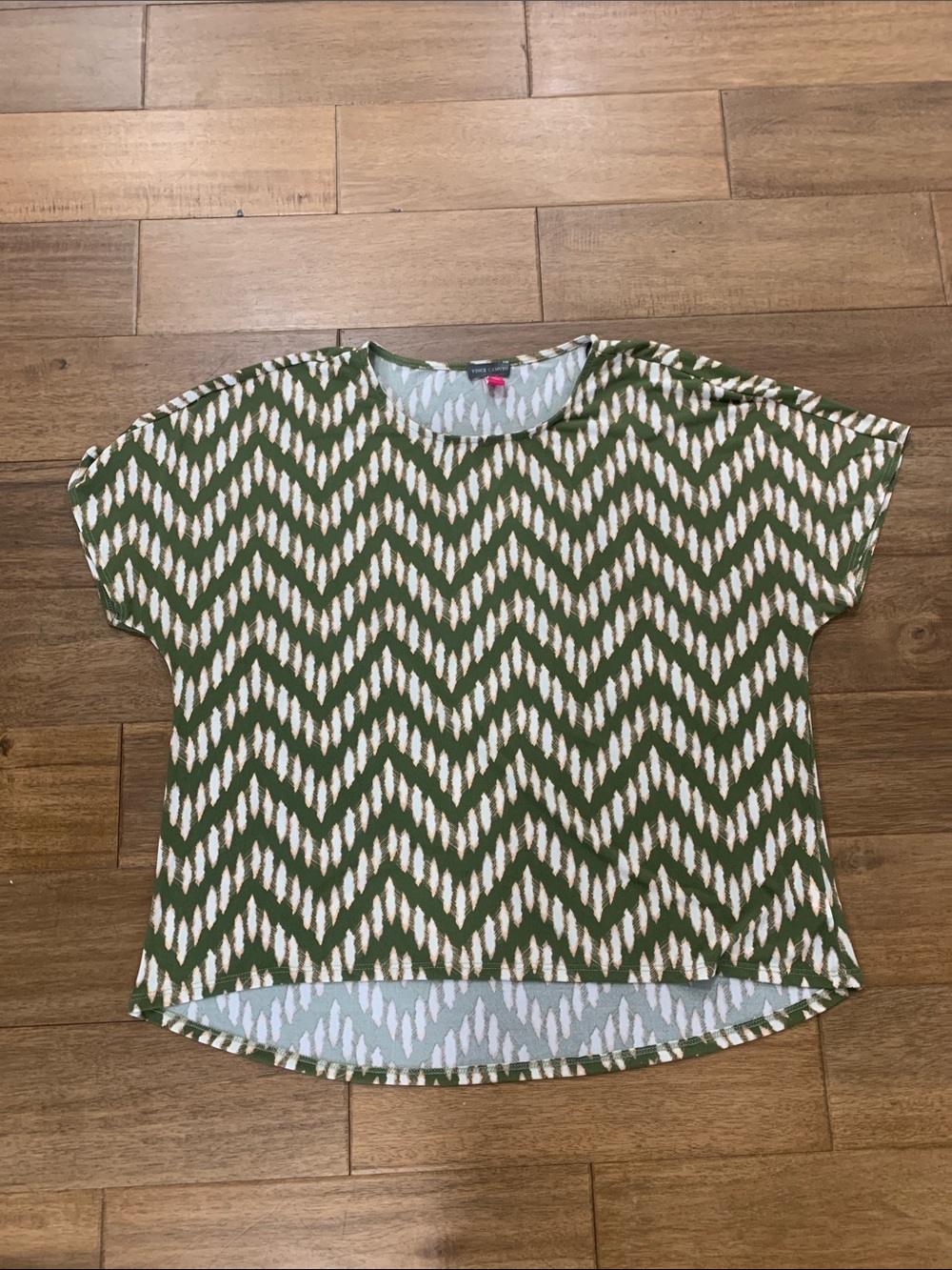 Women's Olive Chevron Short Sleeve Tee by Vince Camuti Size M